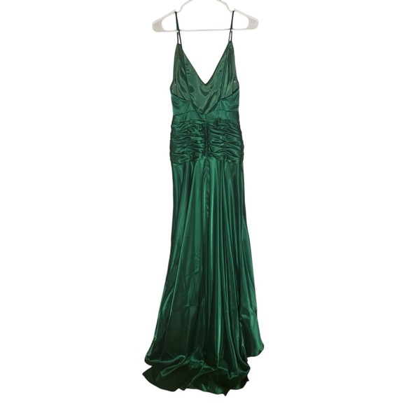 Faviana New York Emerald Green Long Satin Gown Prom/Black Tie/Formal- Size 3/4 - Picture 2 of 12